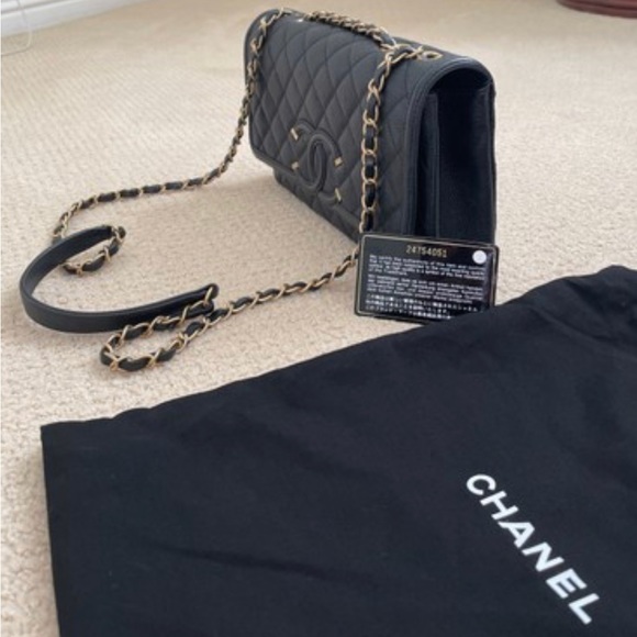 CHANEL bag - Picture 2 of 12